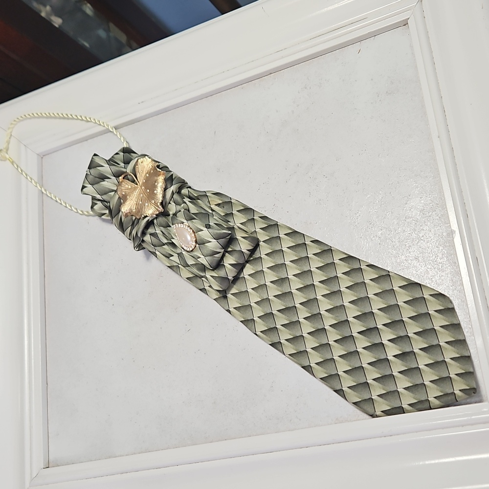 Elegant Silk Geometric Patterned Statement Neckla… - image 4